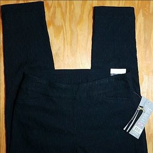 Slim-sation black diamond pattern ankle pants